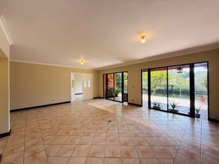 VENTA DE HERMOSA Y AMPLIA CASA - LAS ROTONDAS, KM 18.5 CES - 4