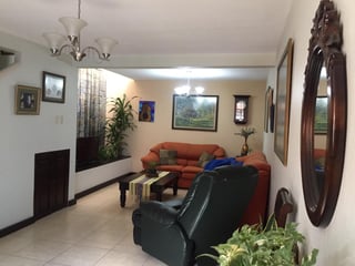 Vendo Linda Casa en Condominio Quebradas De Las Rosas, Zona 12 - 2
