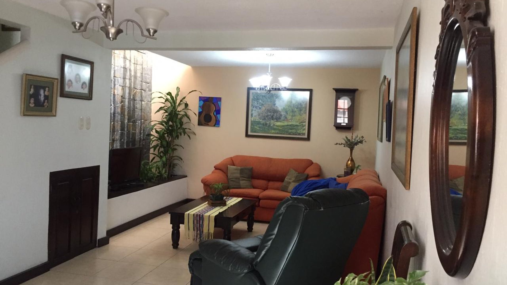 Vendo Linda Casa en Condominio Quebradas De Las Rosas, Zona 12 - Miniatura 2