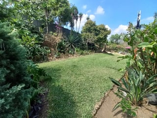 Casa Comercial 942Mts + 15 parqueos km 8 CES - 5