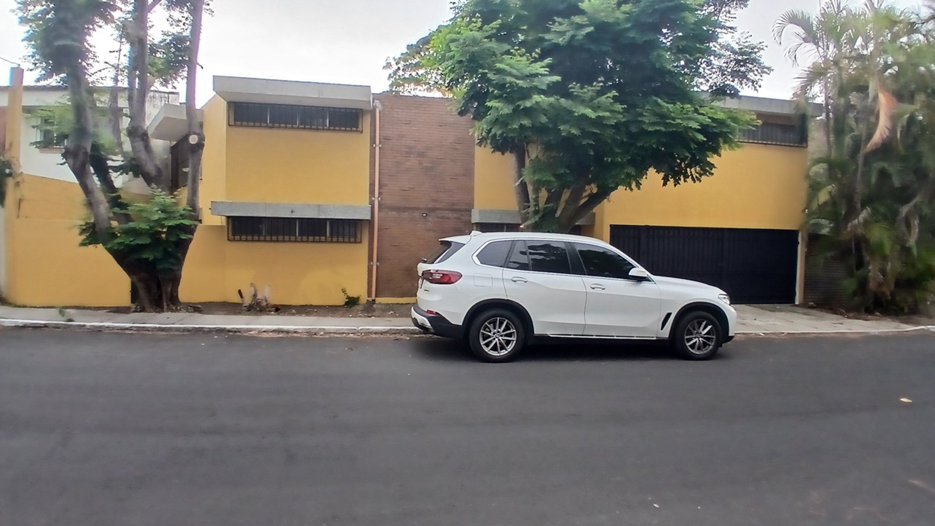 VENDO ZONA 3 CASA GRANDE EN COLONIA BRAN - Miniatura 11