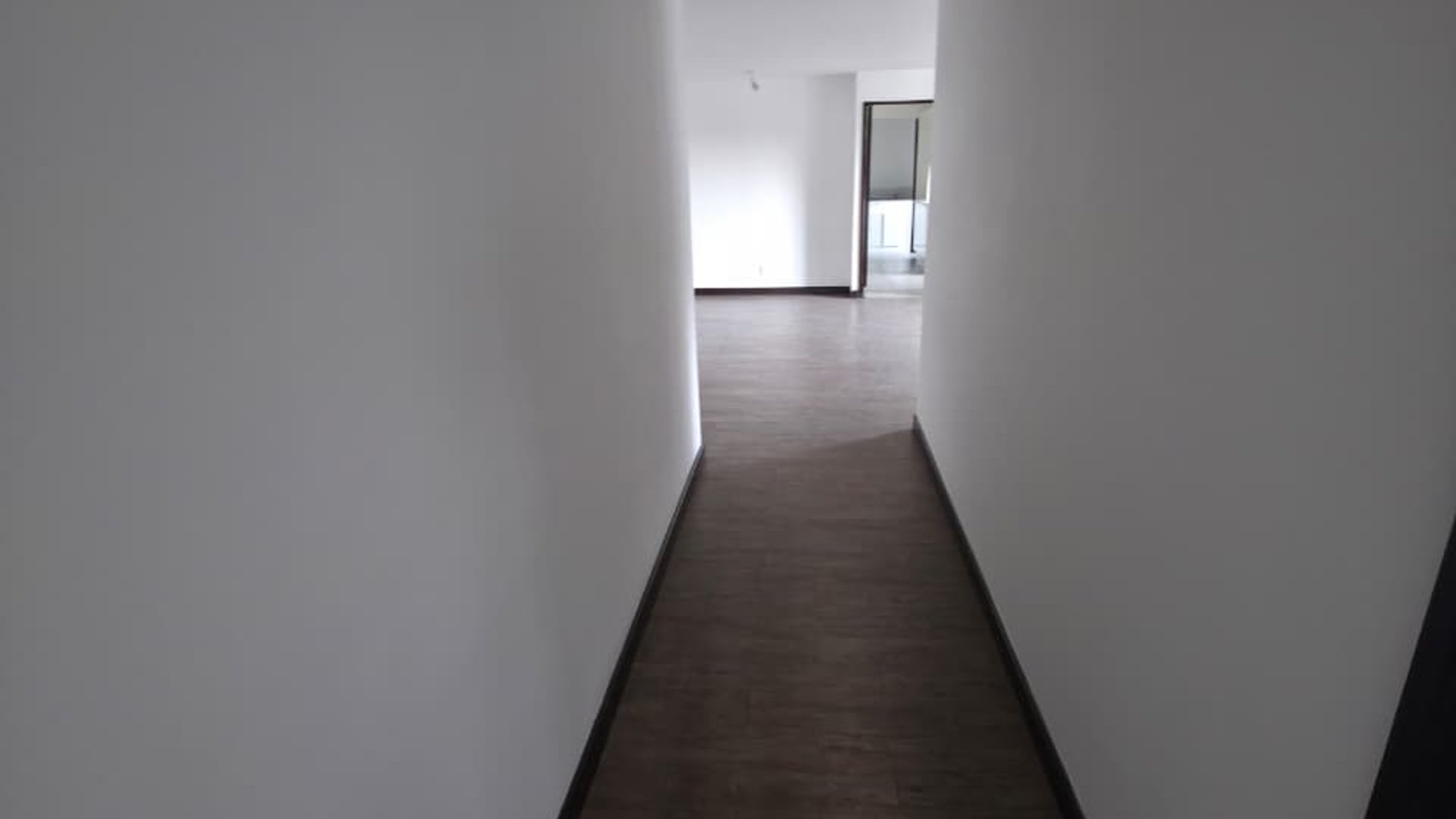 Apartamento en Alquiler Edificio Attica II, zona 14 - Miniatura 33