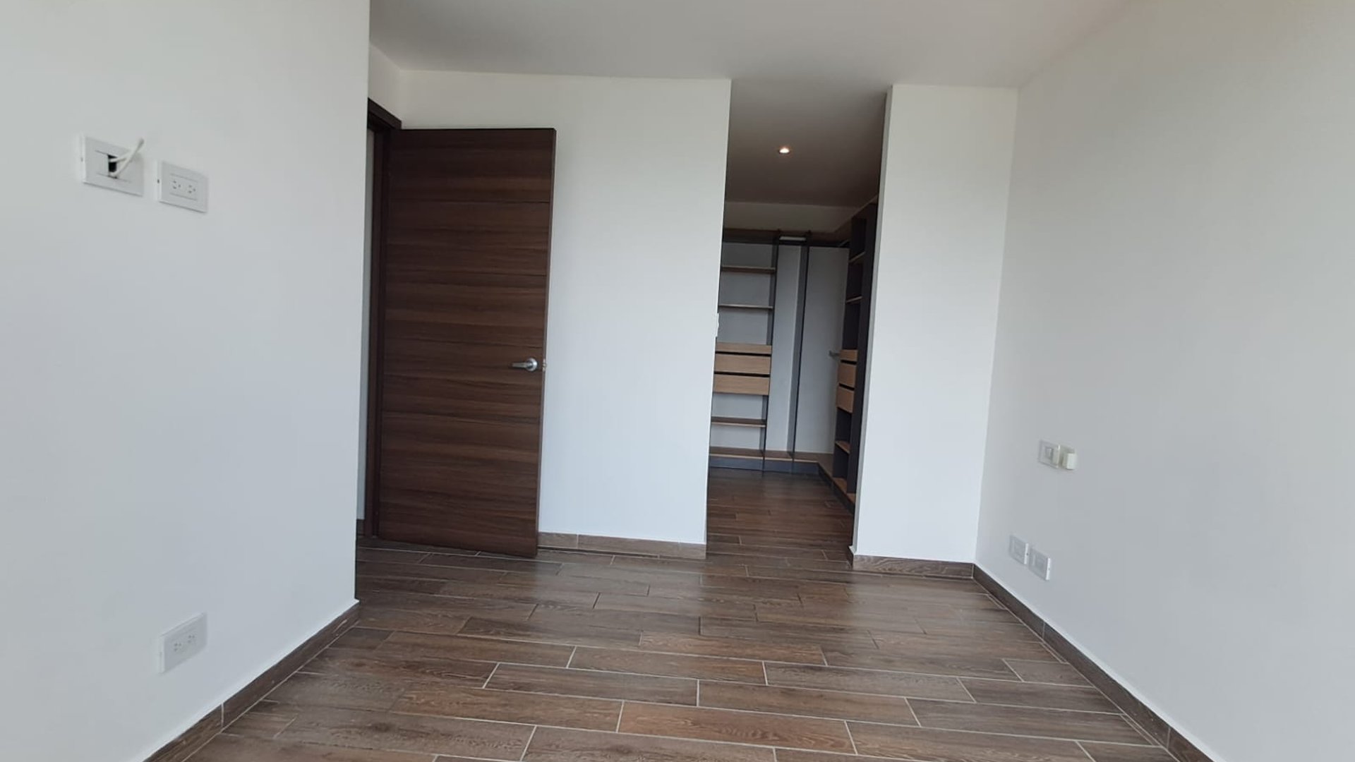 ???? APARTAMENTO EN RENTA – 3 HAB | EDIFICIO PARQUE 15 | ZONA 15 - Miniatura 5
