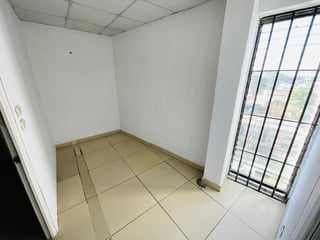 ALQUILER DE LOCAL COMERCIAL 77.75MT2 - LA PRADERA, ZONA 10 - 4