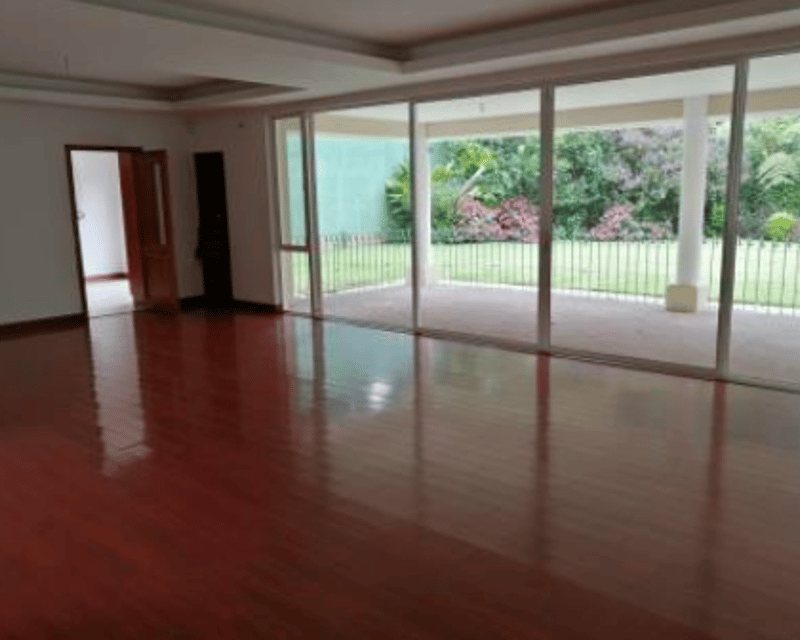 Portal del Bosque/ Casa en venta , CES