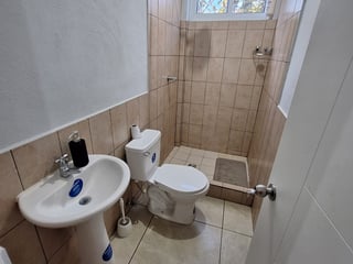 Apartamento en zona 5 Jardines de la Asunción - Image 3