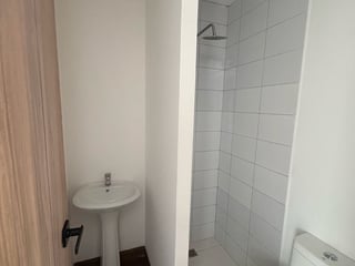 Apartamento en Alquiler / Venta Edificio Vila Quince, zona 15 VH2 - Image 6