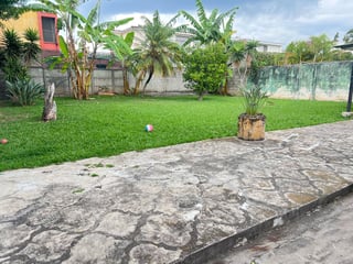 CASA CON TERRENO AMPLIO IDEAL PARA DESARROLLAR EN ZONA 15 - 5