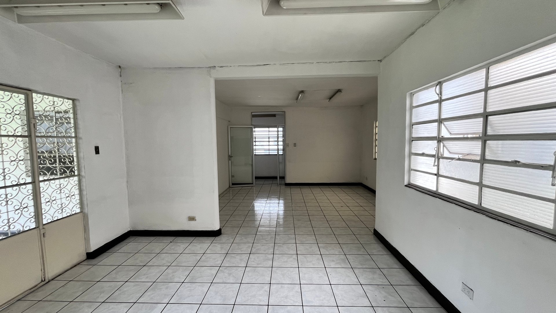 Propiedad Comercial en Alquiler | Avenida Petapa - Miniatura 17