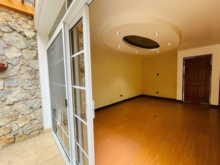 Casa en Venta Vista Hermosa III Zona 15 - Image 2