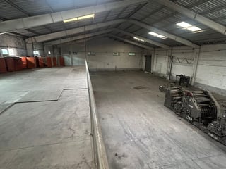 Alquilo excelente propiedad en kilómetro 16.5 BODEGA Y OFICINAS - 2