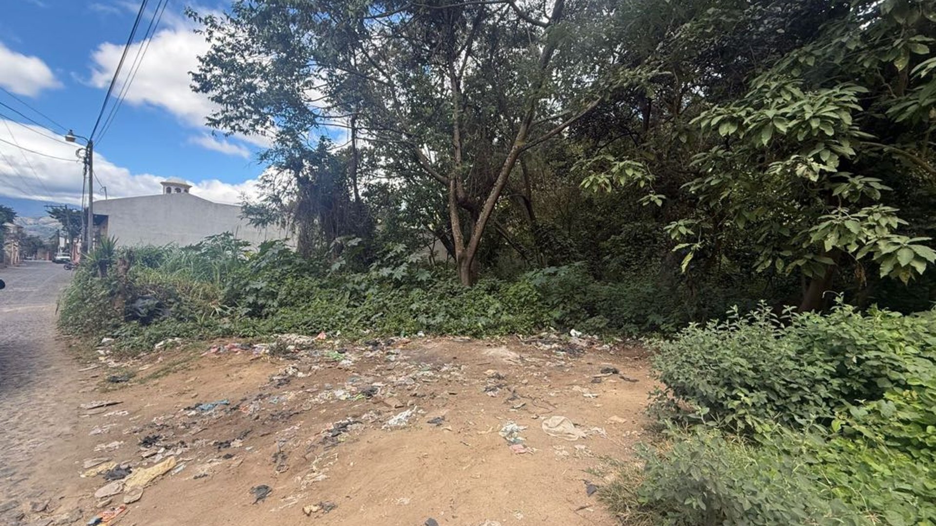TERRENO EN VENTA EN ALDEA SANTA ANA, ANTIGUA GUATEMALA - Miniatura 2