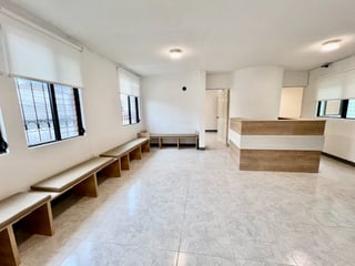 RENTA DE OFICINAS/CLINICAS EN ZONA 1 | NIVEL COMPLETO EN PLANTA 2 - 2