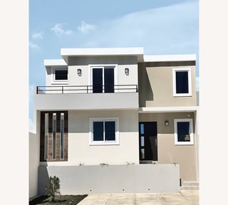 Casa para estrenar en CAES, 2 niveles