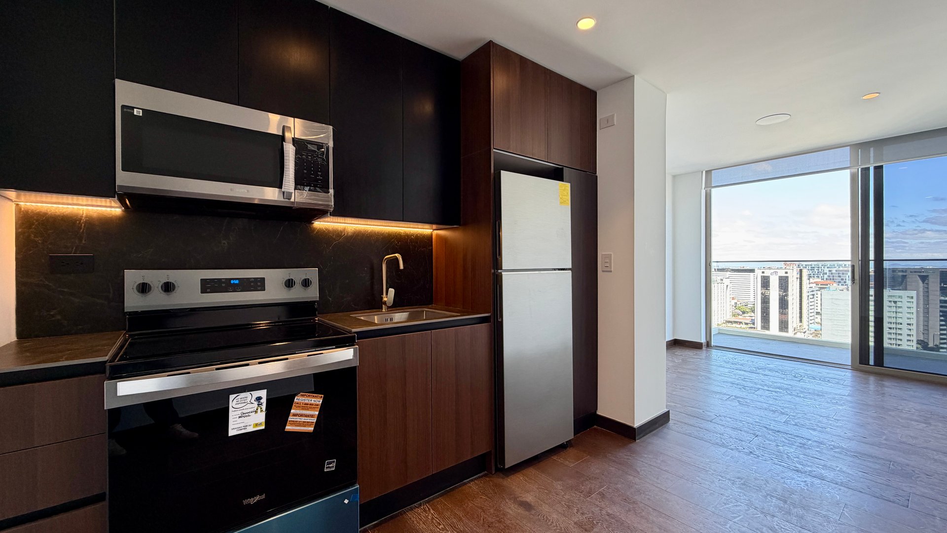 Apartamento NUEVO en Renta en Zona 10