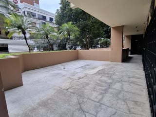 Apartamento- estudio amueblado en alquiler en Zona 10 - Image 12