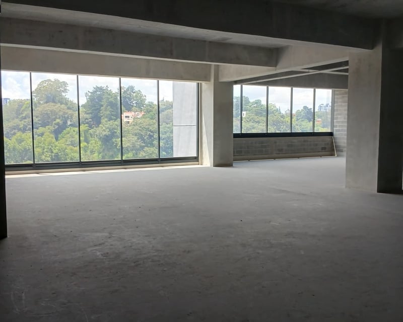 Rento Oficina Comercial en Zona 15