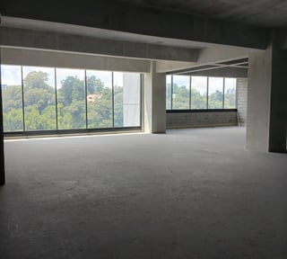 Rento Oficina Comercial en Zona 15