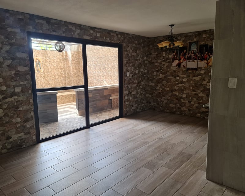 CASA EN VENTA DENTRO DE CONDOMINIO LUMINELA SMP