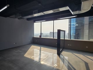 Venta o Alquiler de Oficina en Europlaza zona 14 - Image 24