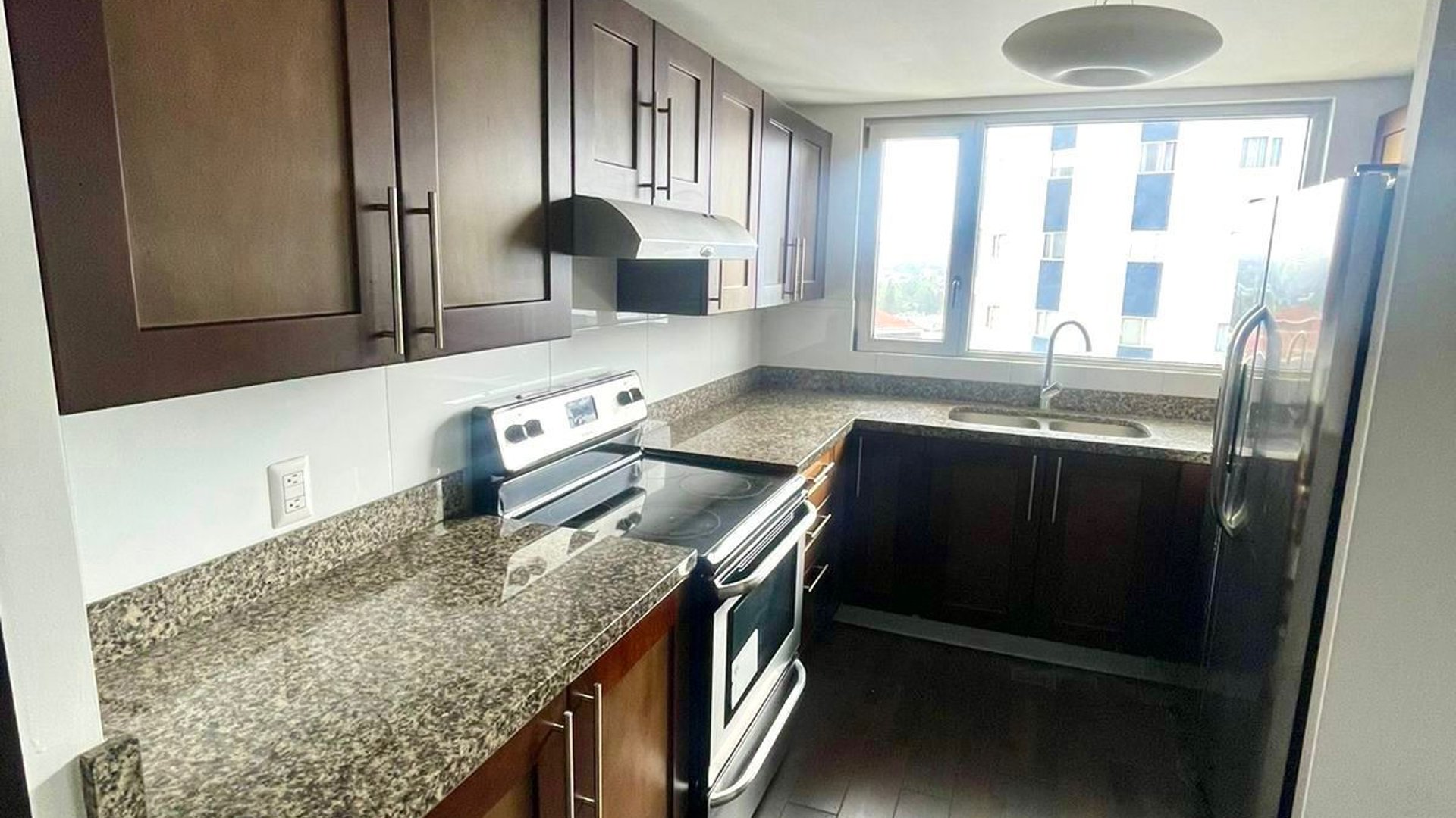 Apartamento en renta de 3 habitaciones con linea blanca Z14 Ref-5343
