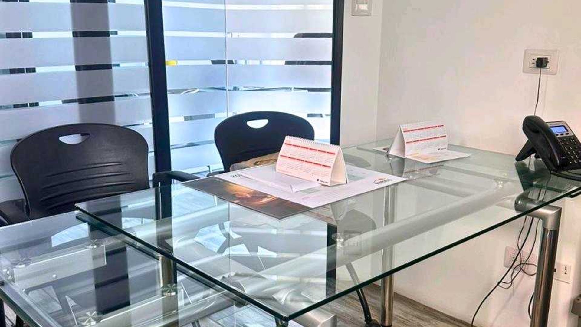 OFICINA PRIVADA EN ALQUILER???? Edificio Pialé, Zona 10 - Miniatura 5