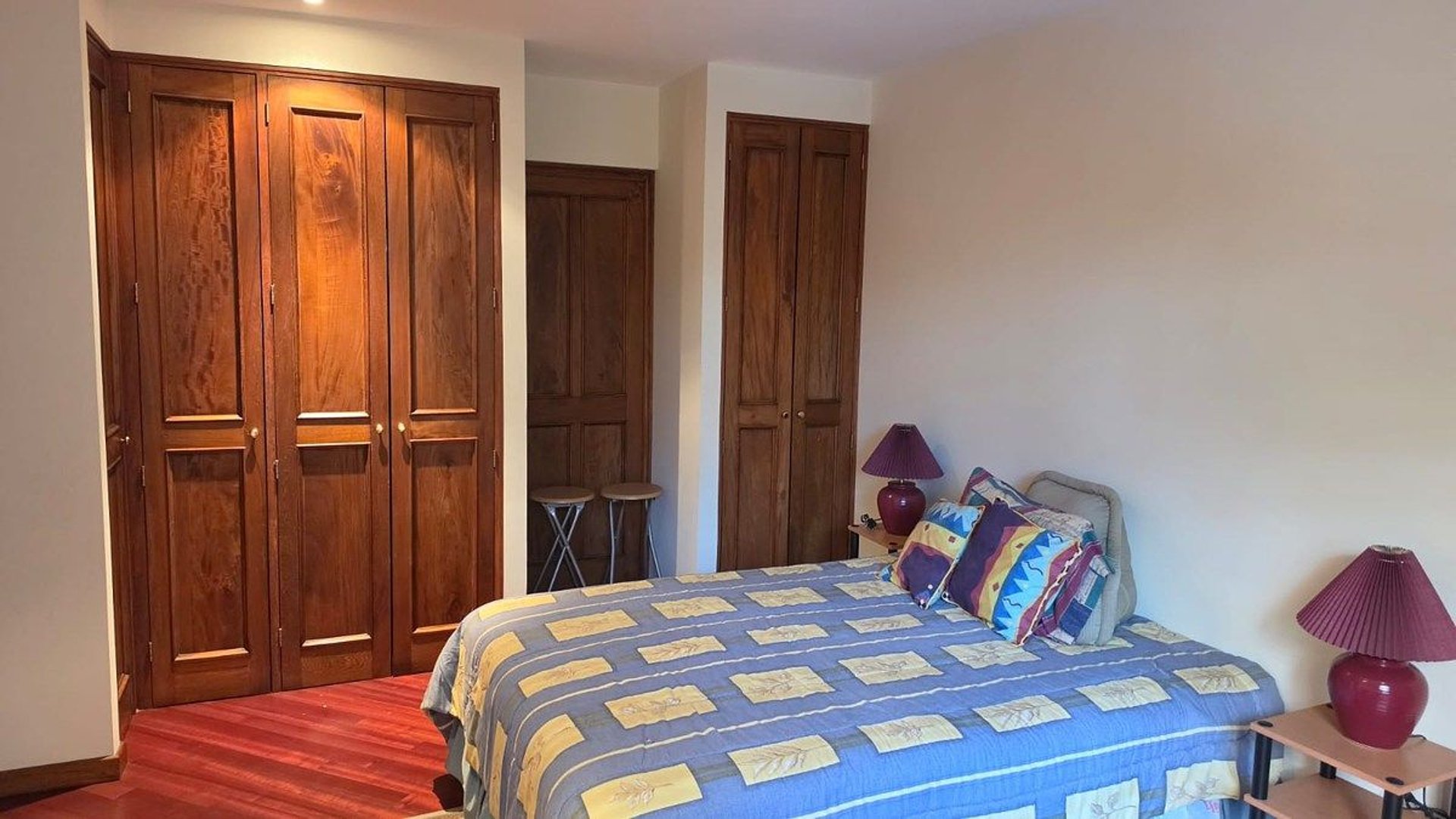 APARTAMENTO EN ALQUILER EN ZONA 14 - Miniatura 2