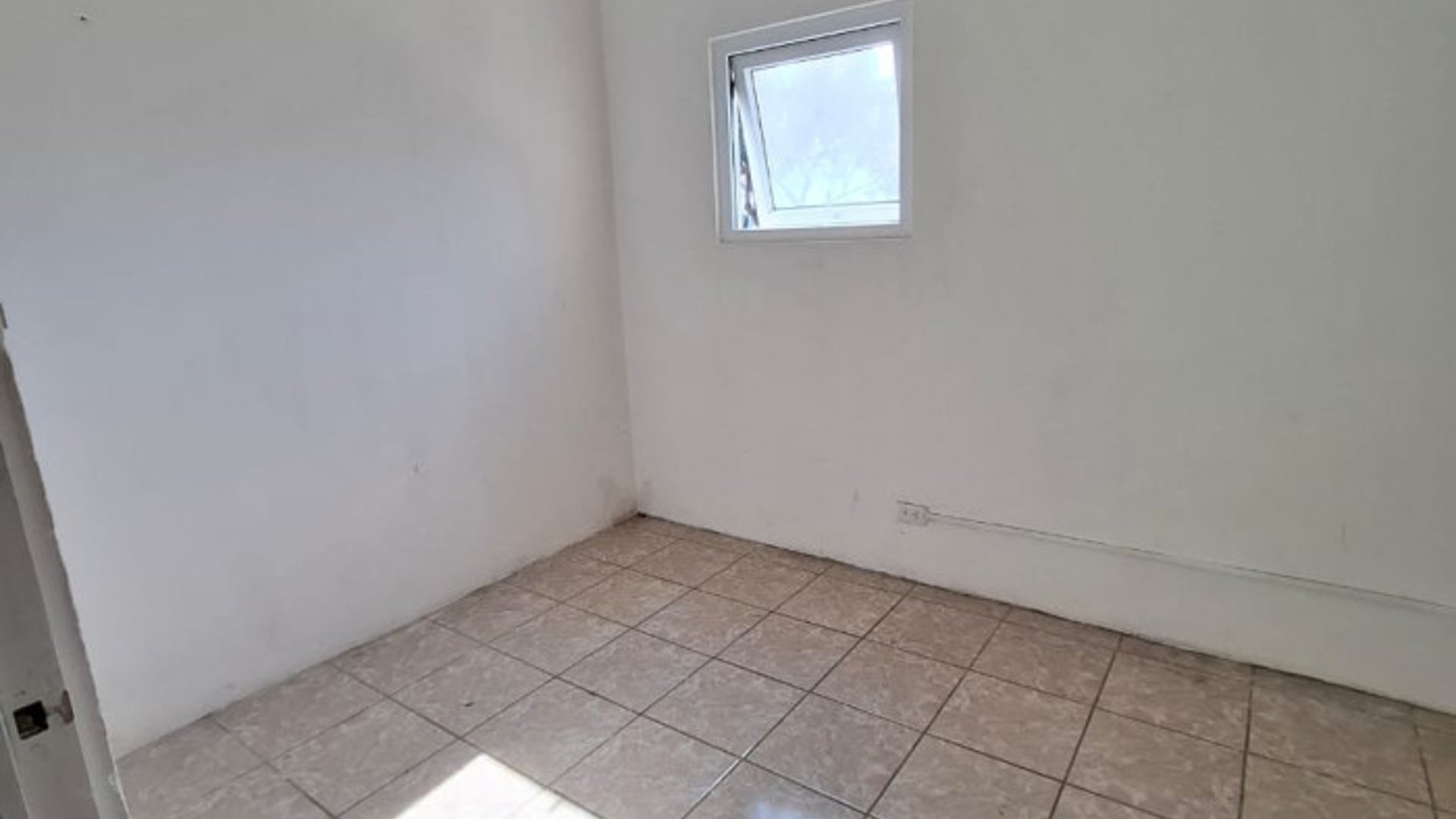 En venta edificio con 7 apartamentos en Zona 7 - Miniatura 14
