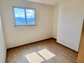 📍 APARTAMENTO EN VENTA – 3 HAB + NIVEL ALTO | ANDARES | ZONA 12 - 4
