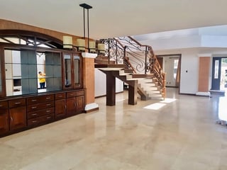 📍 CASA EN VENTA – 5 HABITACIONES + 6 PARQUEOS | LA MONTAÑA | ZONA 16 - 4