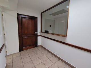 Oficina tabicada en renta en edificio corporativo en zona 14 Ref-5704 - 2