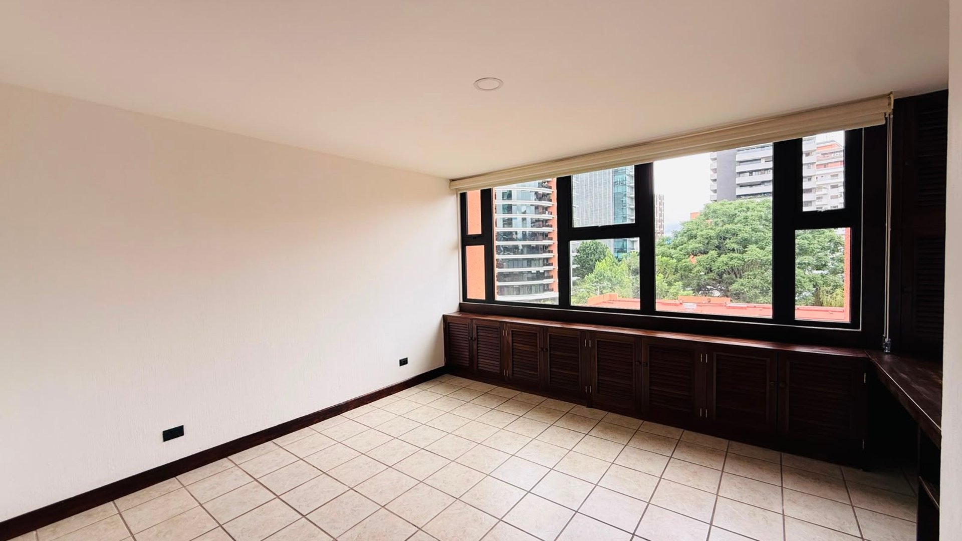 ALQUILER DE AMPLIO APARTAMENTO - VILLA REAL, ZONA 10 - Miniatura 6