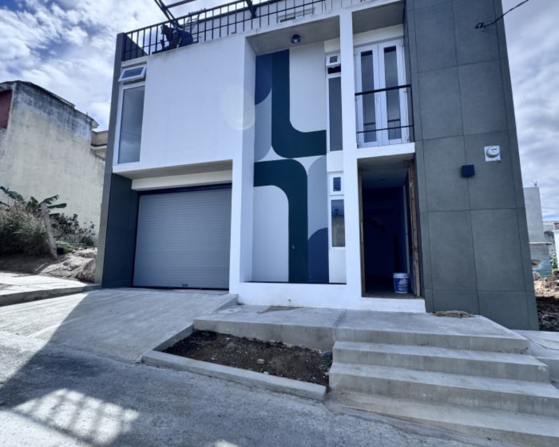 Casa Nueva en Venta Zona 16 Hacienda Real