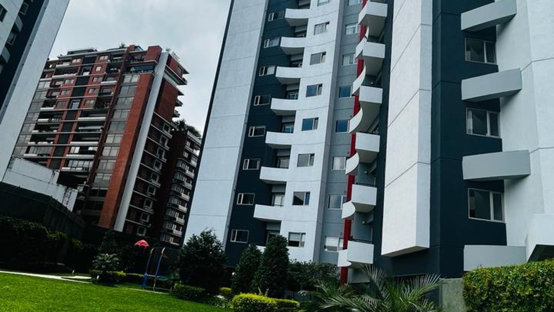 Apartamento en renta zona 14 / Attica II - Miniatura 11