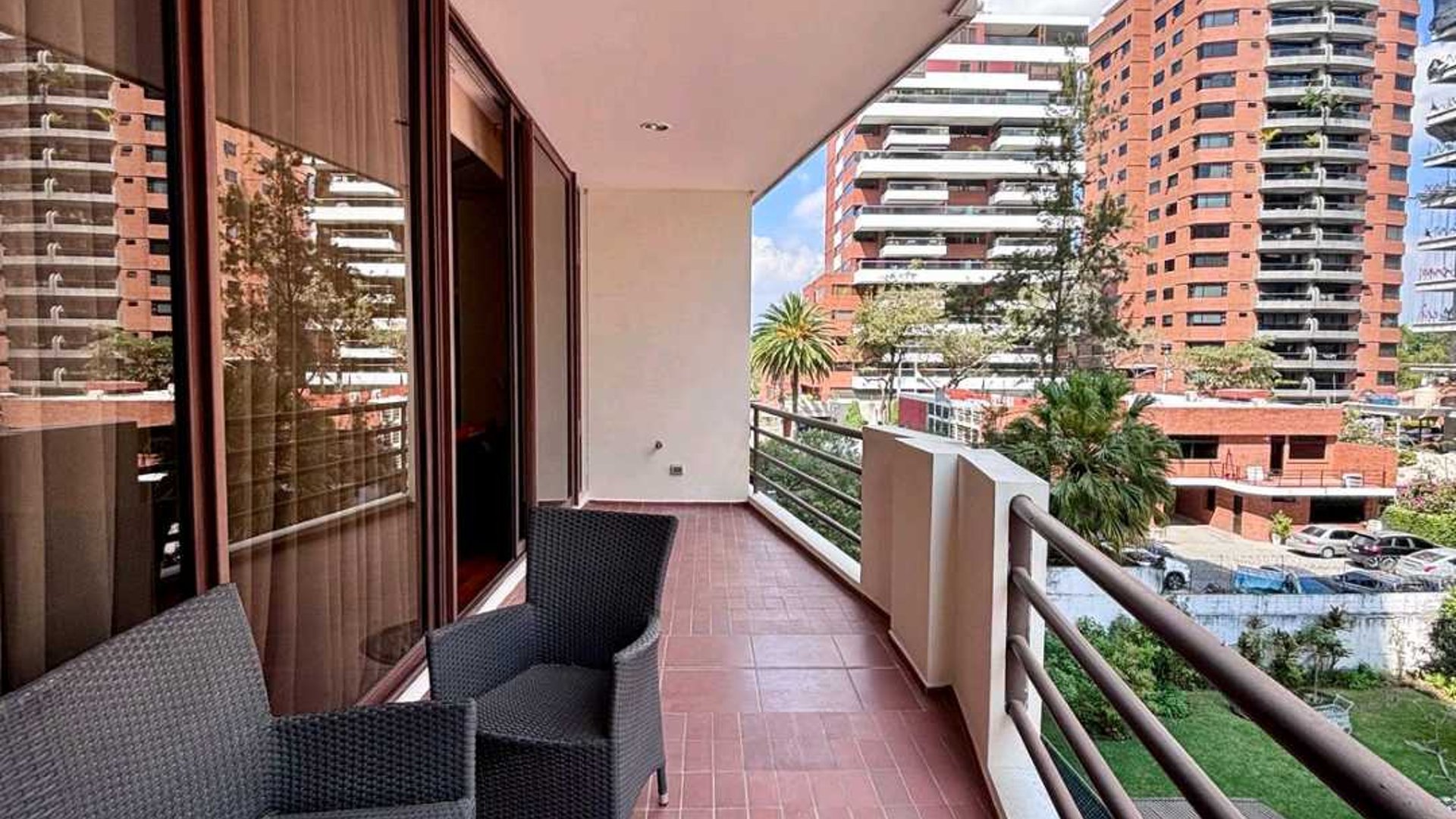 APARTAMENTO EN ALQUILER o VENTA????Casa Rialto zona 14 - Miniatura 3