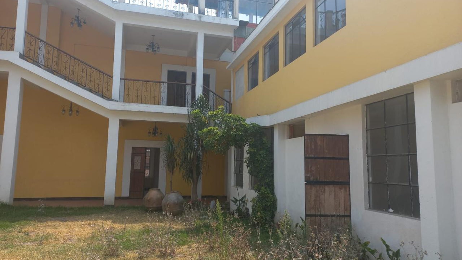 En Venta hotel en el centro histórico Quetzaltenango - Miniatura 2