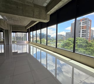 Oficina en Venta zona 10 cercano a oakland