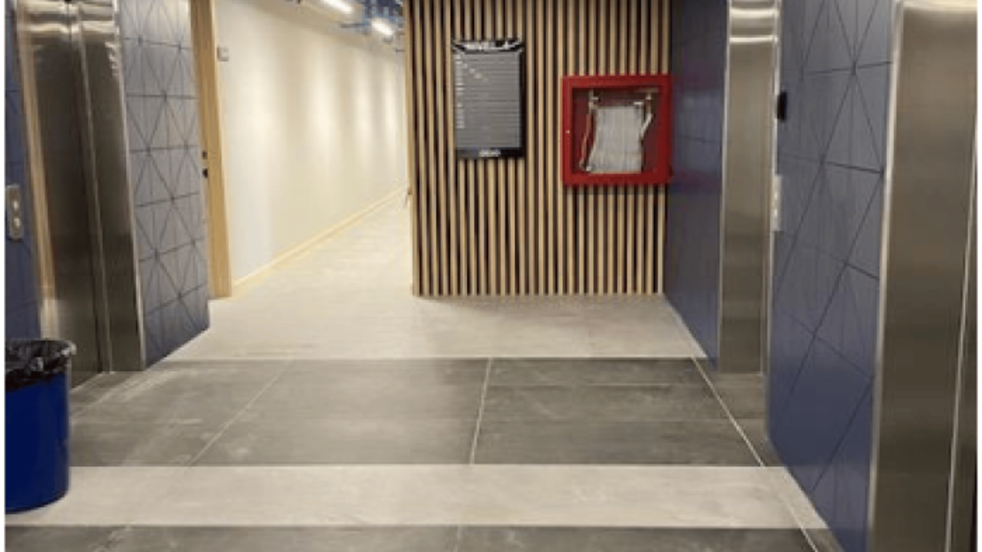 Oficina en venta en zona 10 - Miniatura 4