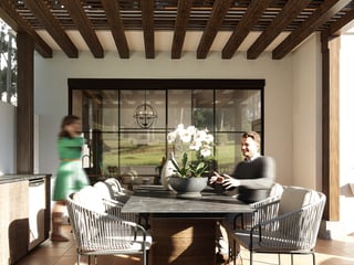 IMPONENTE CASA DEL BOSQUE, RODEADA DE ARBOLES - 5
