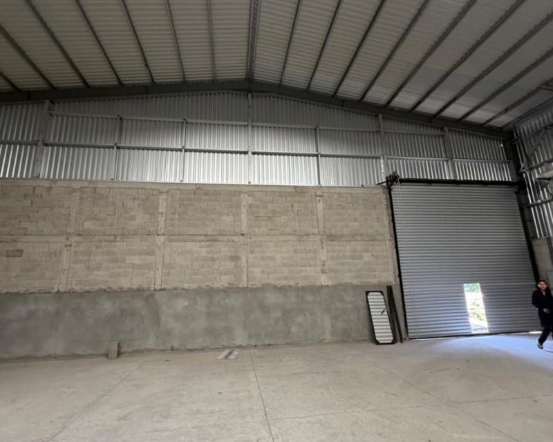 SE RENTA BODEGA EN ZARAGOZA