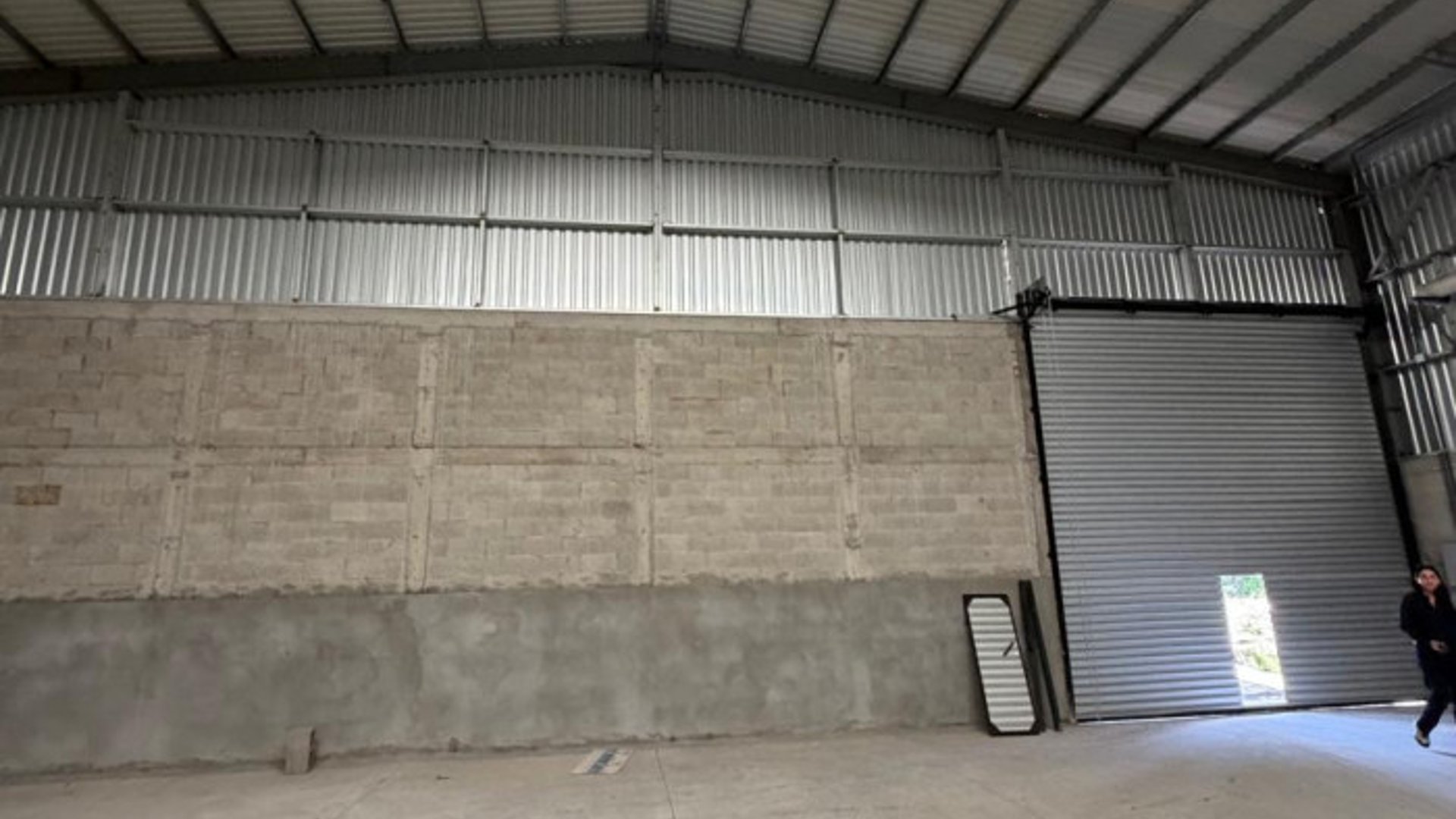 SE RENTA BODEGA EN ZARAGOZA