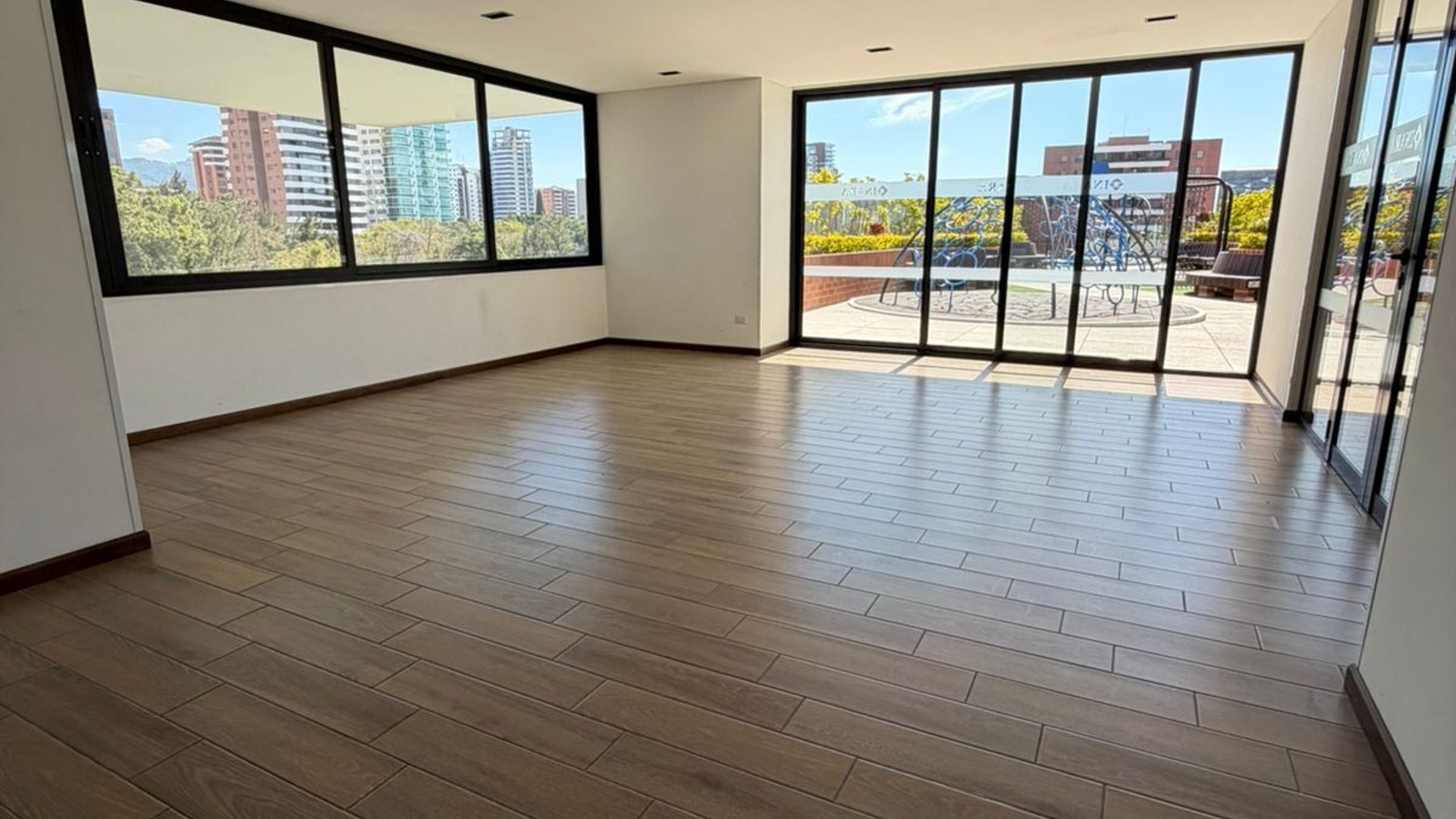Apartamento amueblado en renta en zona 13 / Inara - Miniatura 15