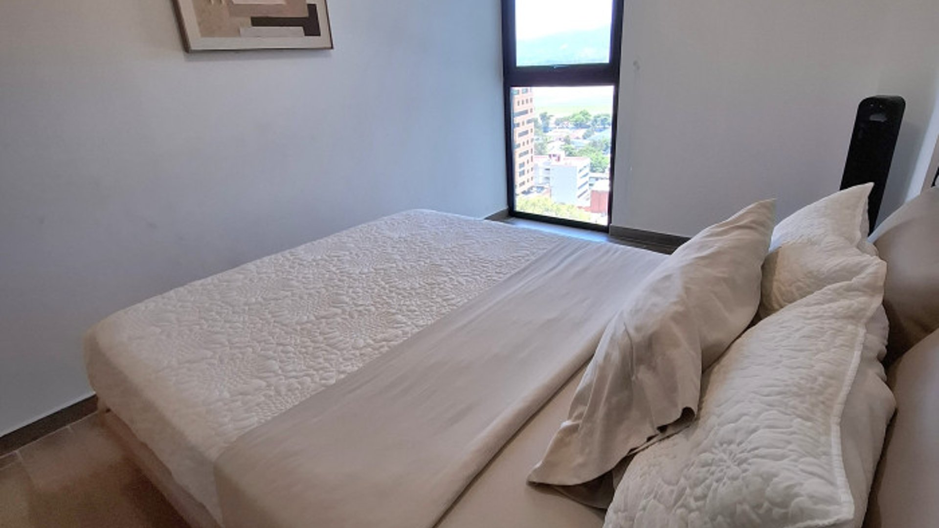Apartamento Amueblado de 3 Habitaciones en Parque 14 - Miniatura 12