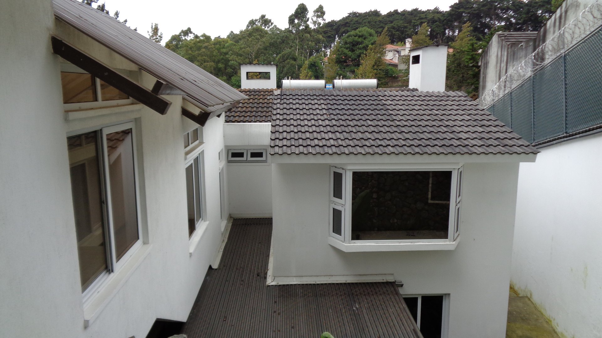 Casa REMODELADA en Venta La Encantada Km 12 CES