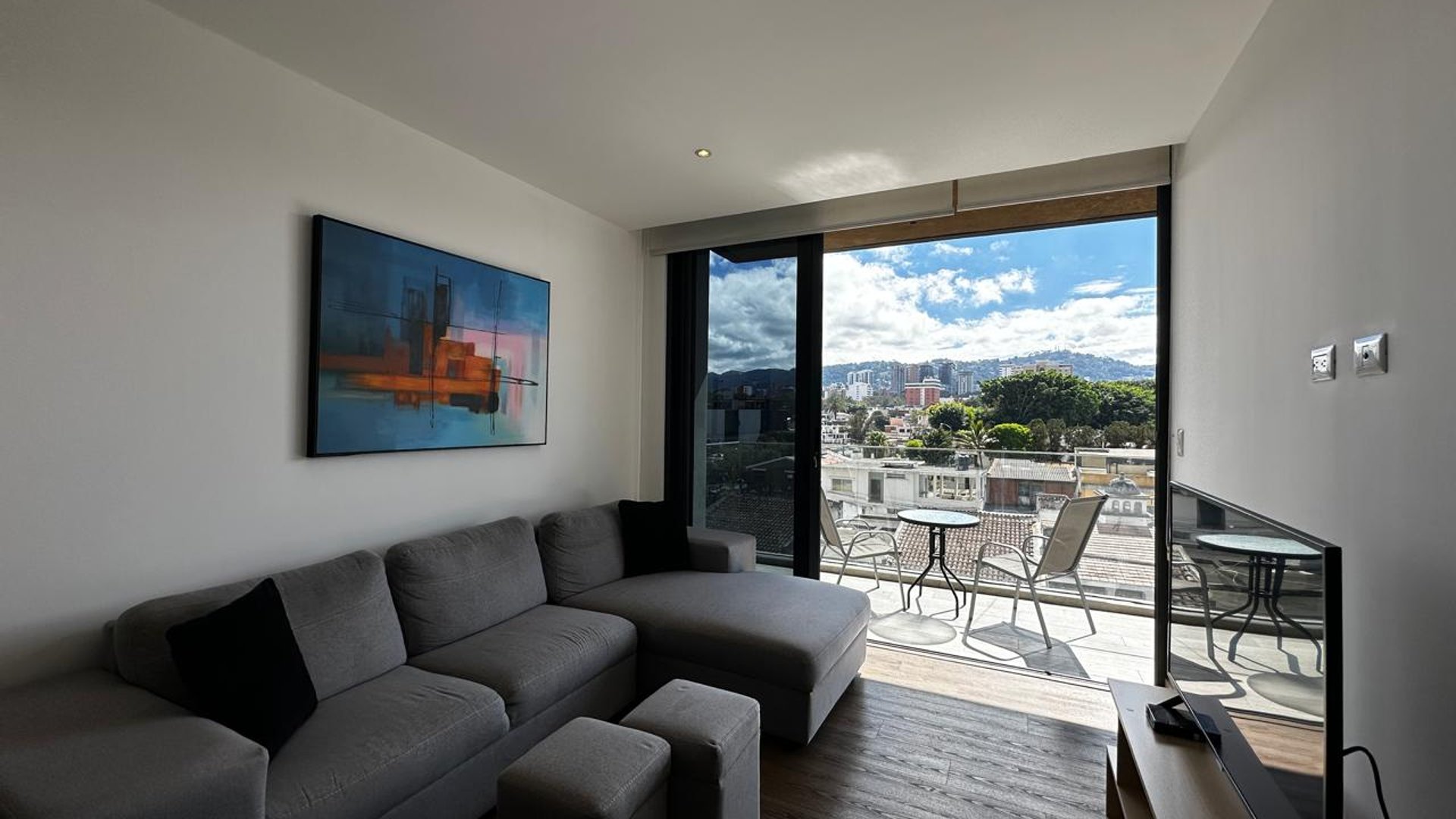 Apartamento en venta en Triva zona 15 - 2 habitaciones Ref-6017 - Miniatura 2