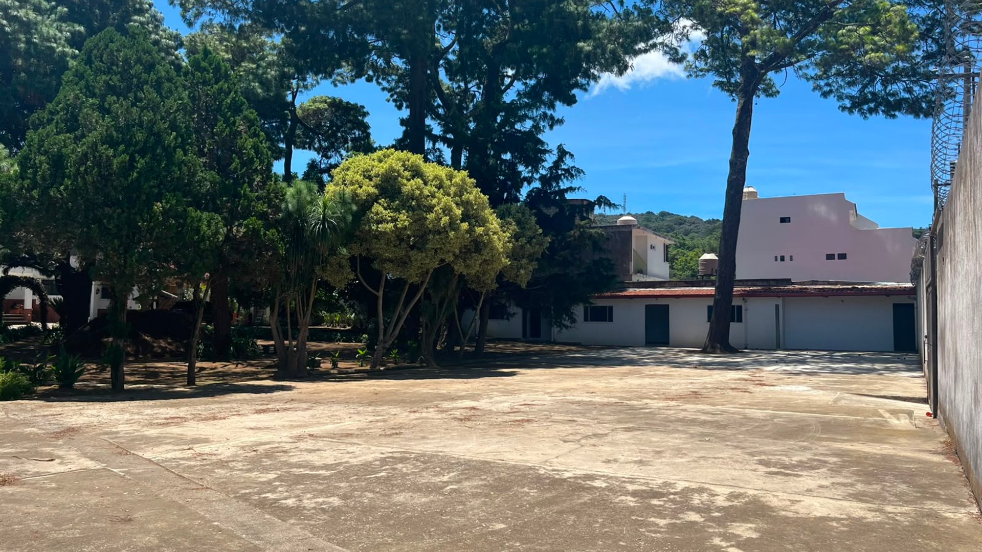 ALQUILER DE AMPLIA PROPIEDAD - SAN LUCAS - Miniatura 8