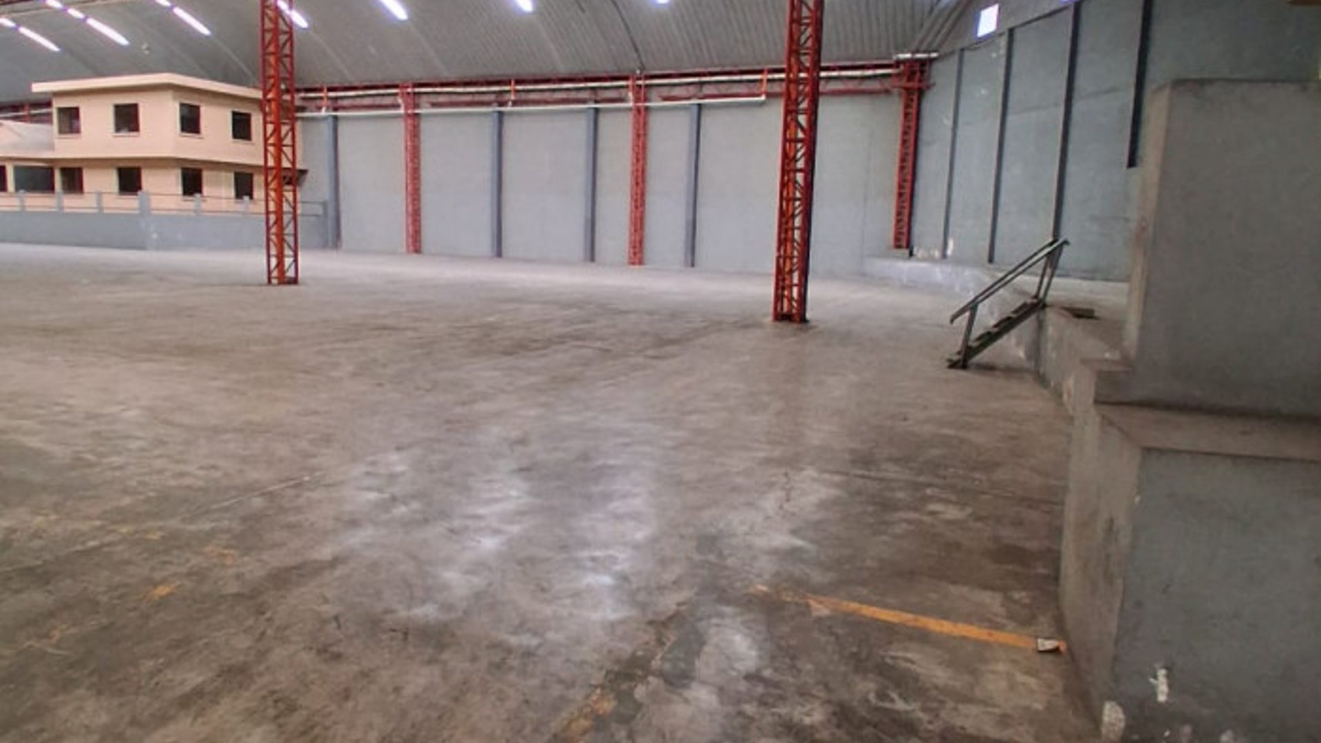 Alquilo Bodegas en el Frutal zona 5 Villa Nueva - Miniatura 4