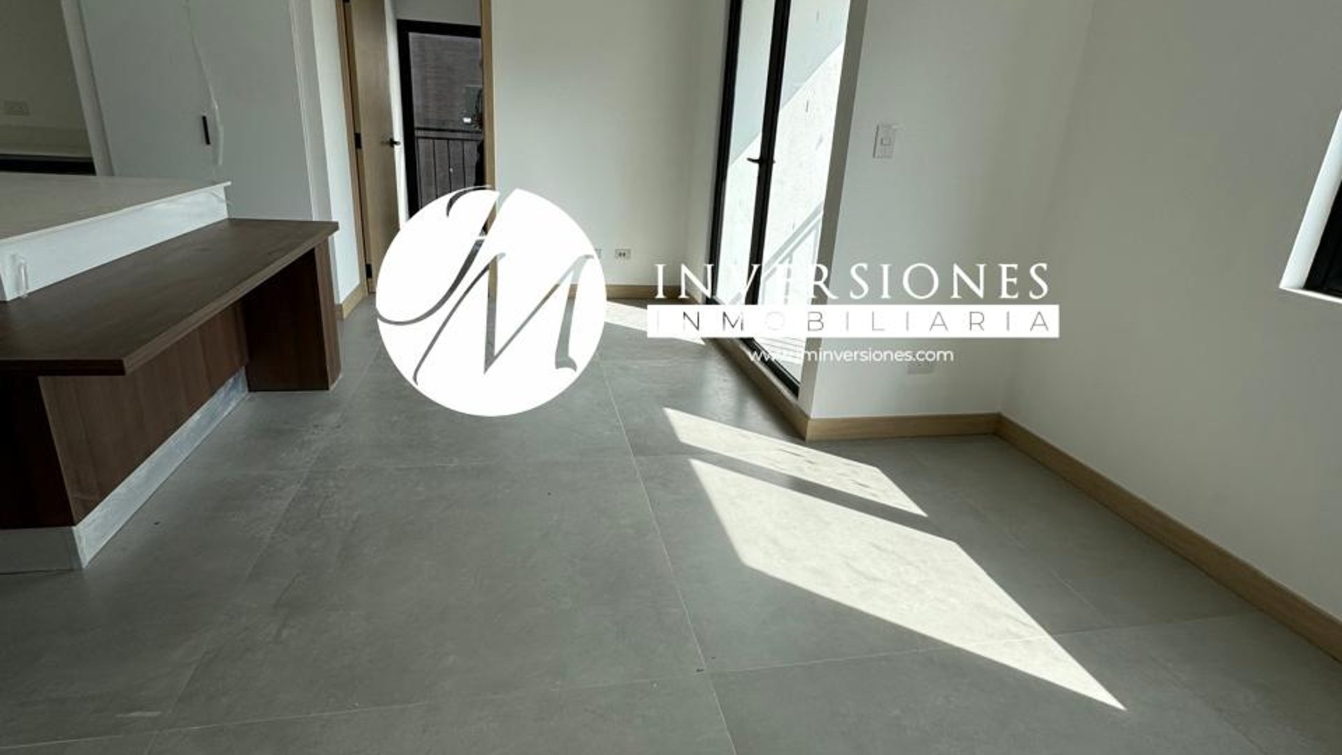 Apartamento en renta en zona 10 - Miniatura 2
