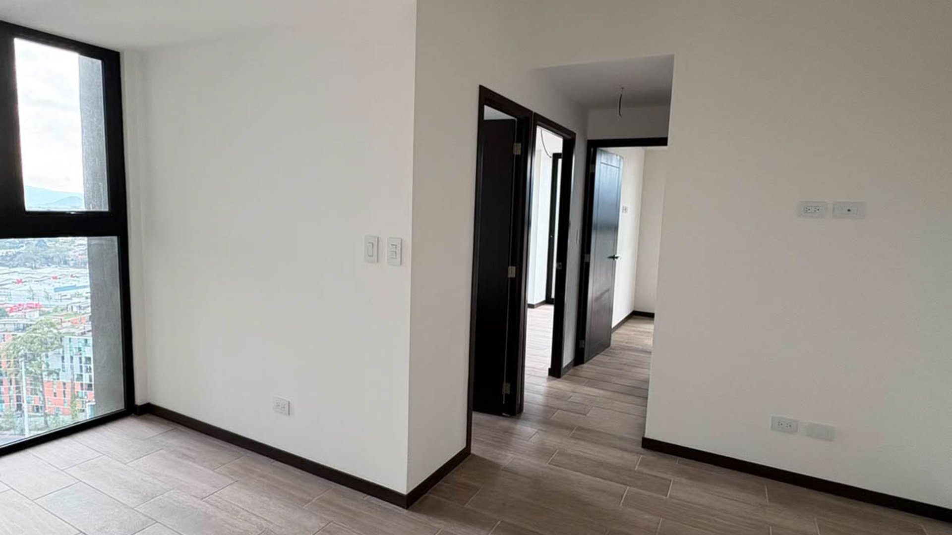 APARTAMENTO EN RENTA EN ZONA 11 MARISCAL - Miniatura 11
