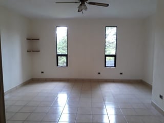 Casa en VENTA en Residencial San Antonio Carretera a El Salvador - Image 5